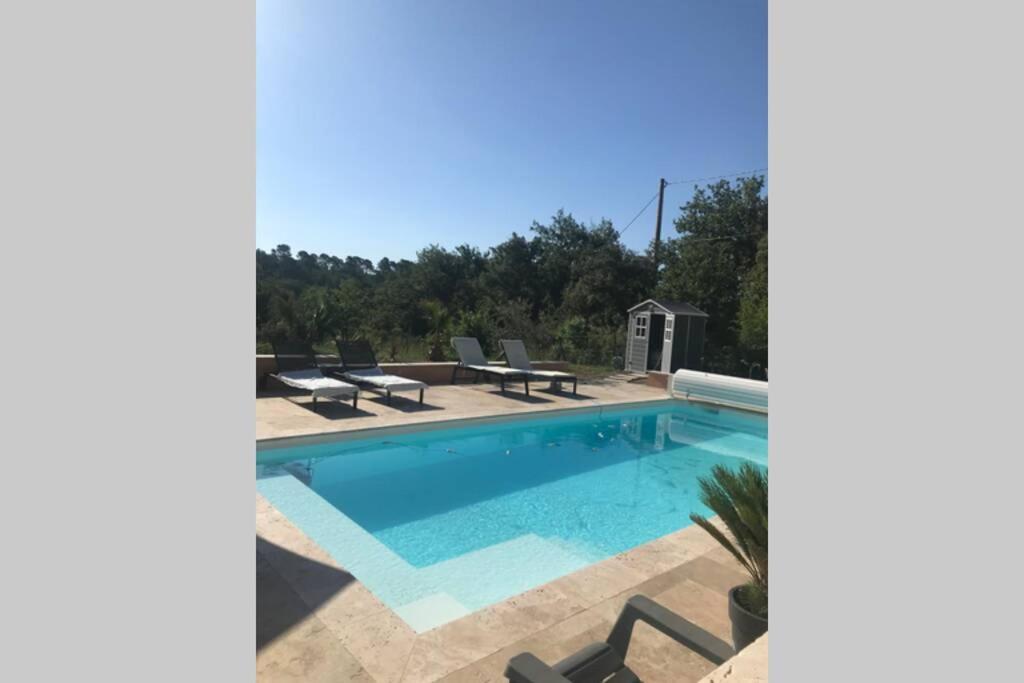 Logement attenant à une villa T2 avec terrasse . Besse-sur-Issole Exterior foto