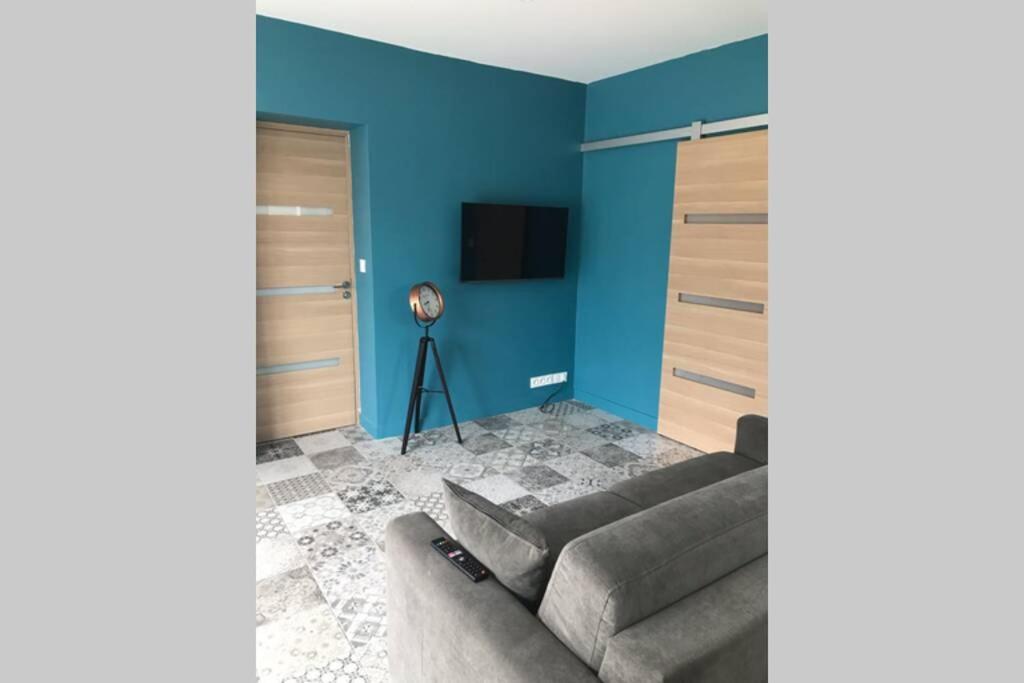 Logement attenant à une villa T2 avec terrasse . Besse-sur-Issole Exterior foto